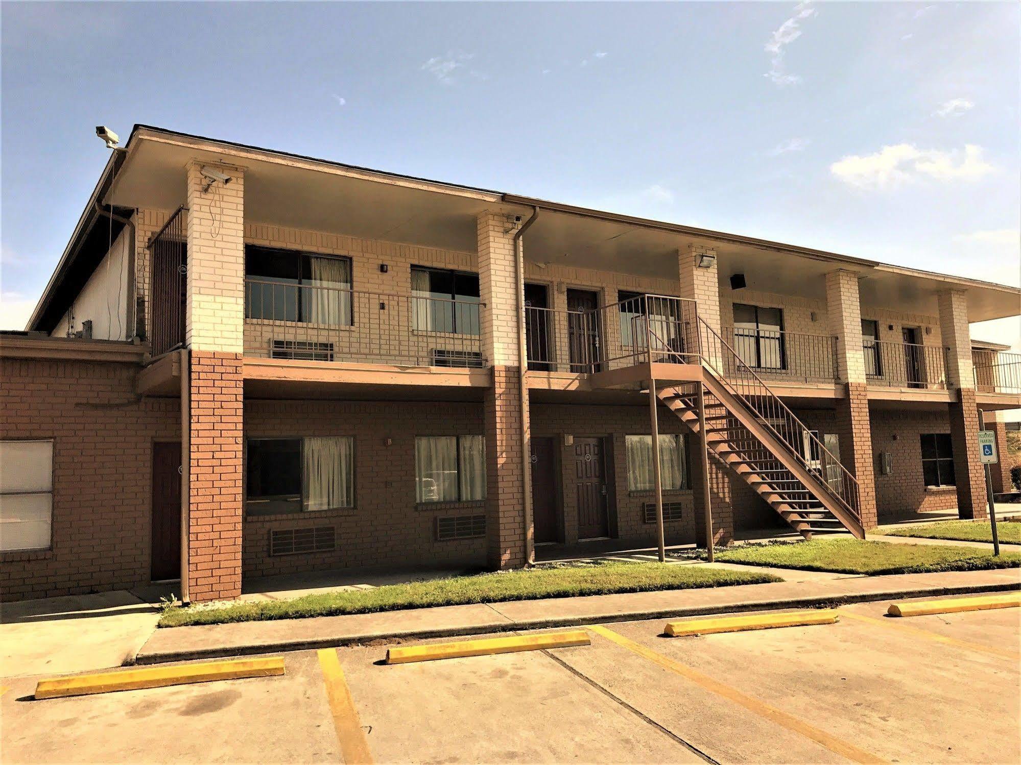 Hometowne Studios By Red Roof San Antonio E - Frost Bank Center Eksteriør billede